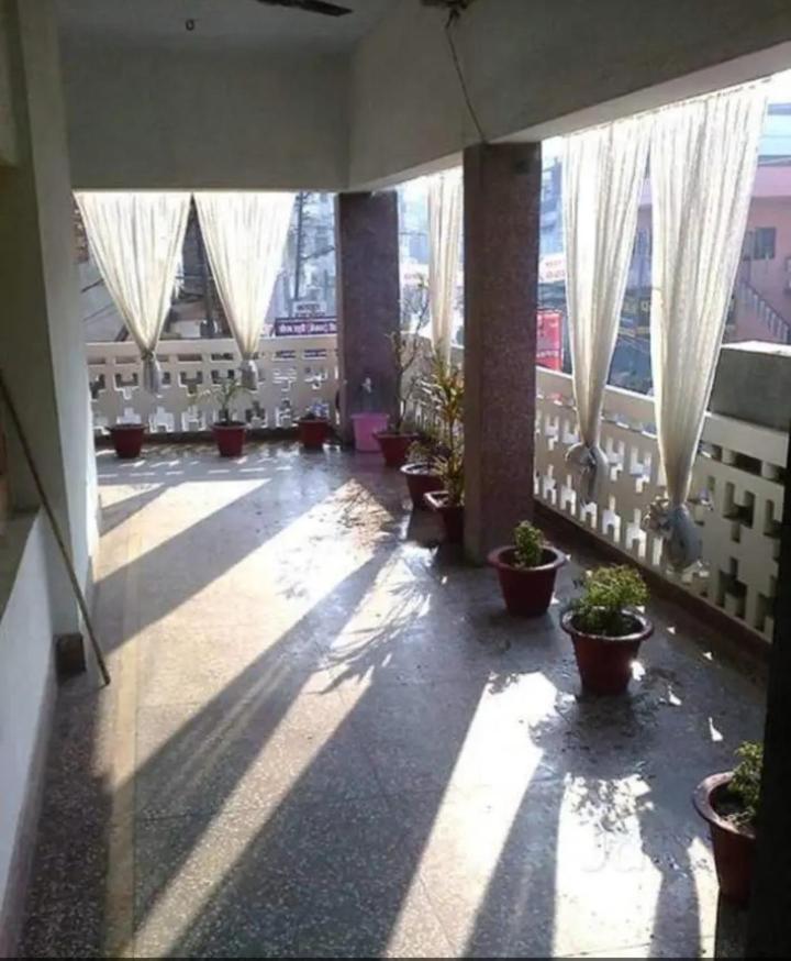 גורקפור International Hotel In מראה חיצוני תמונה