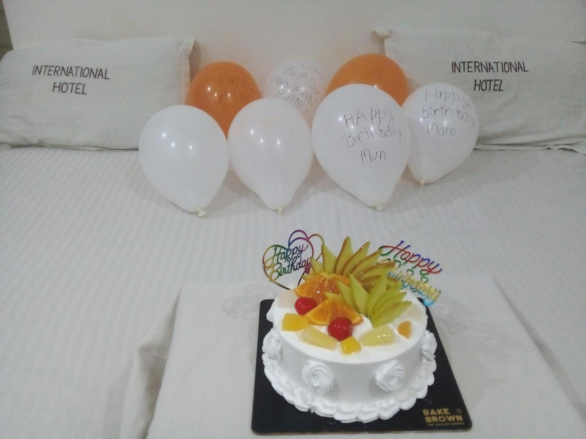 גורקפור International Hotel In מראה חיצוני תמונה